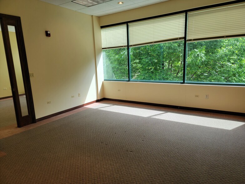 More Photos Of 14489 John Humphrey Dr, Orland Park Medical For Sale