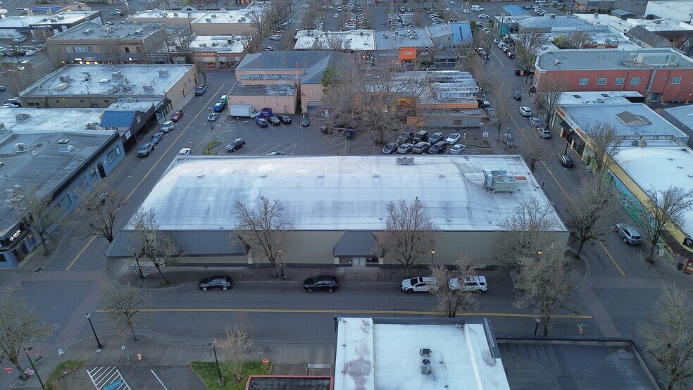 More Photos Of 211 NE Roberts Ave, Gresham Freestanding For Sale