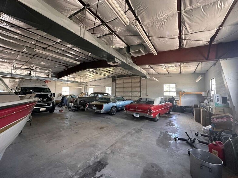 More Photos Of 415 Main St., Laurel Flex For Sale