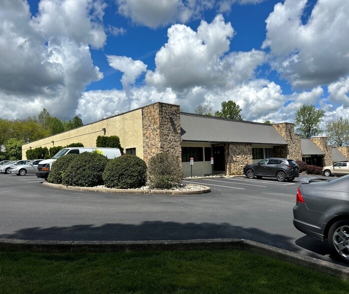 More Photos Of 37 Industrial Blvd, Paoli Light Manufacturing For Sale