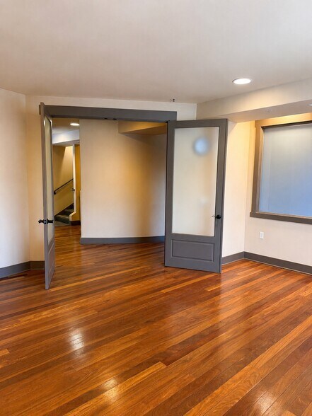 More Photos Of 1030 Seminary St, Napa Office For Sale
