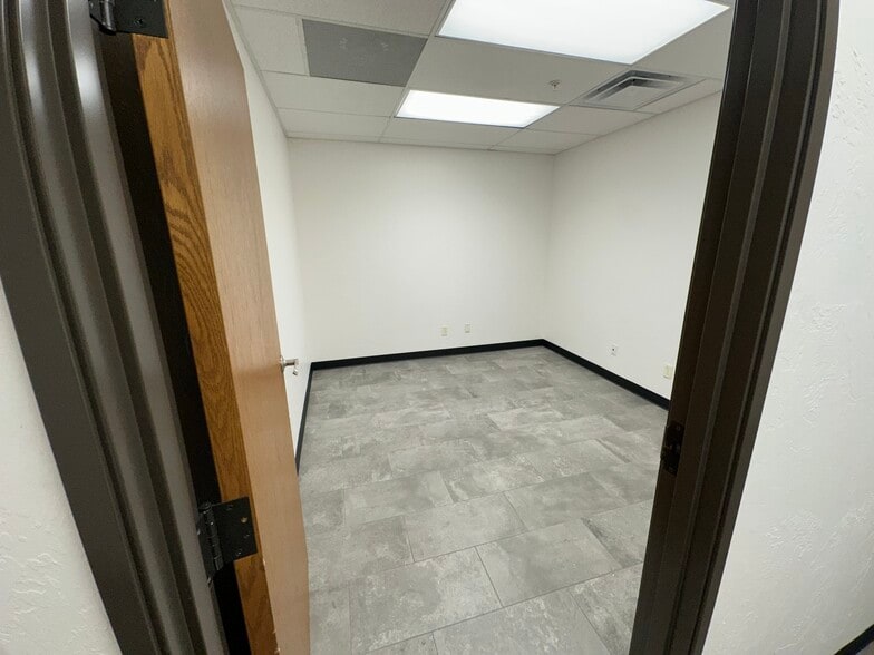 More Photos Of 4800 S Council Rd, Oklahoma City Warehouse For Lease