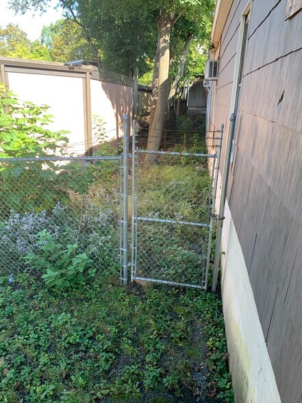 More Photos Of 22 Laurel St, Leominster Warehouse For Sale