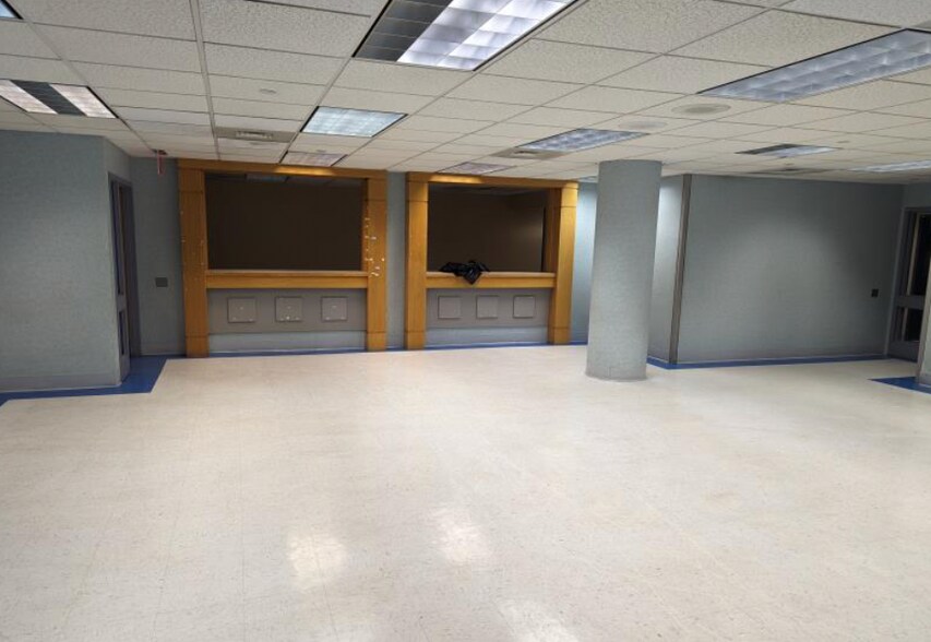 More Photos Of 2532 Grand Concourse, Bronx Office For Lease
