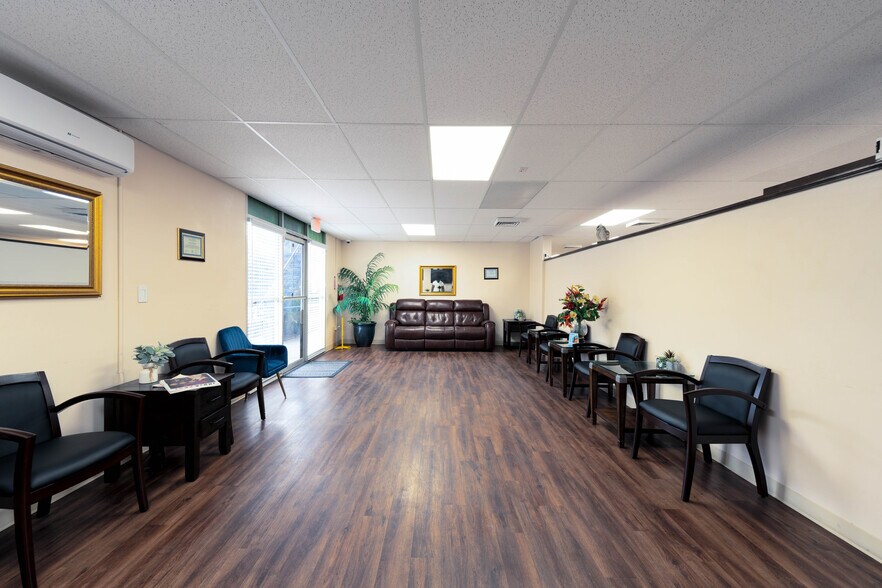 More Photos Of 5995-5997 Brockton Ave, Riverside Medical For Sale