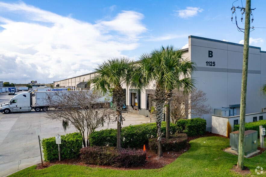More Photos Of 1125 Gills Dr, Orlando Warehouse For Lease