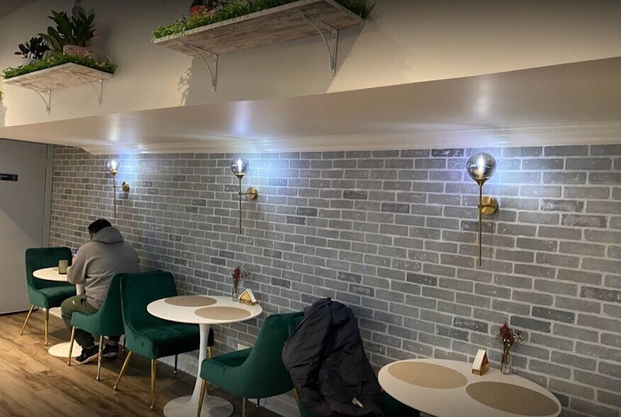 More Photos Of 1964 W Lawrence Ave, Chicago Storefront Retail Residential For Sale