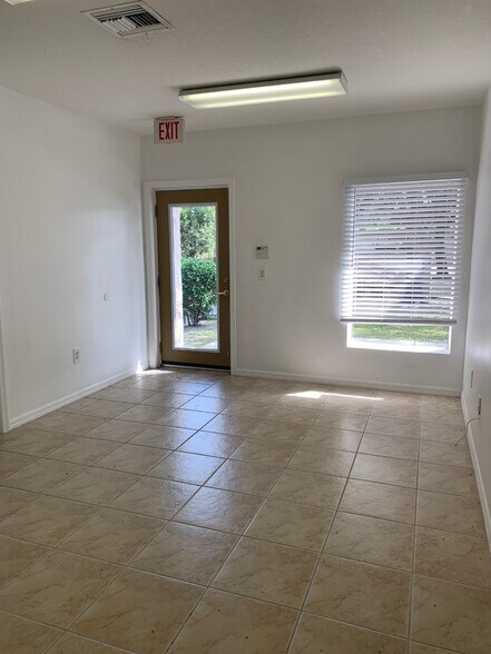 More Photos Of 14928 Casey Rd, Tampa Office For Lease