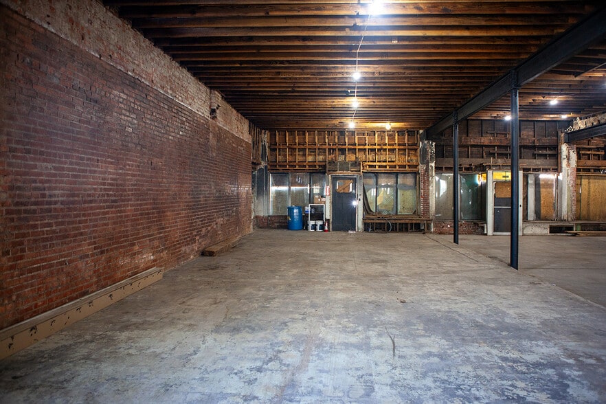 More Photos Of 3222-3228 Troost Ave, Kansas City Storefront For Sale