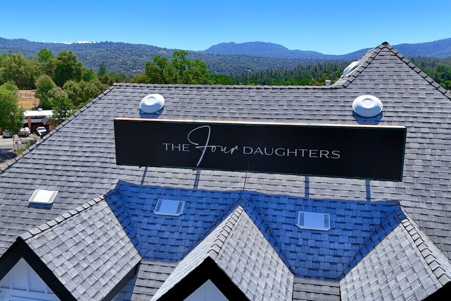 More Photos Of 49271 Golden Oak Loop, Oakhurst Hotel For Lease