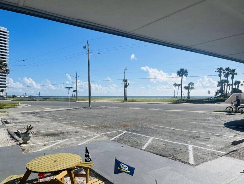 More Photos Of 1915 N Atlantic Ave, Daytona Beach Hotel For Sale