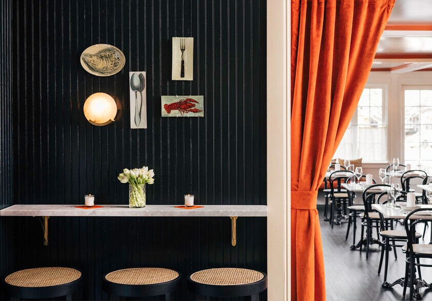 More Photos Of 210 Hampton Rd, Southampton Restaurant For Sale