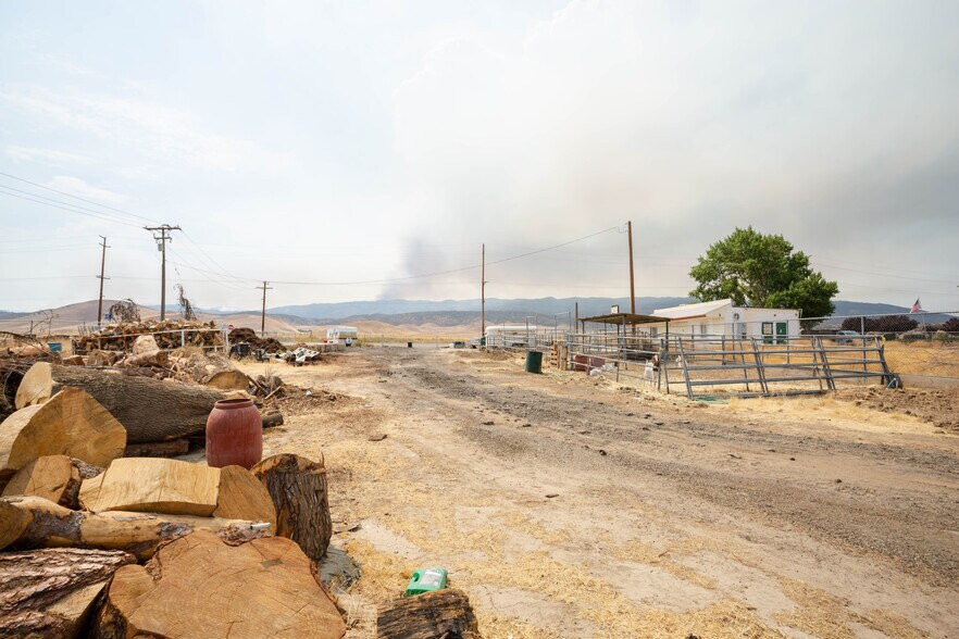 More Photos Of 28101 W Avenue C6, Lancaster Office Residential For Sale