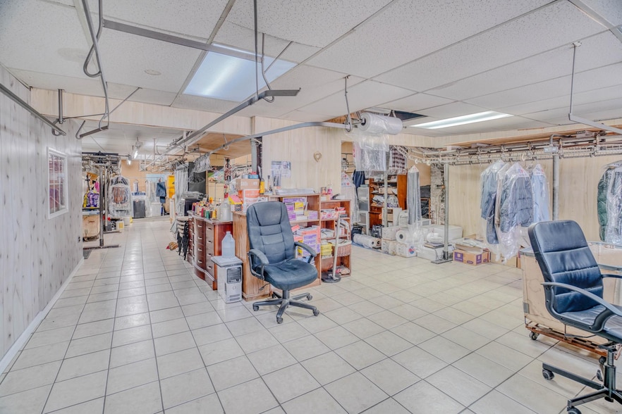 More Photos Of 12 E Wister St, Philadelphia Storefront For Sale