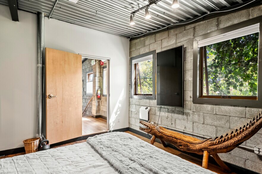 More Photos Of 5532 San Pablo Ave, Oakland Warehouse For Sale