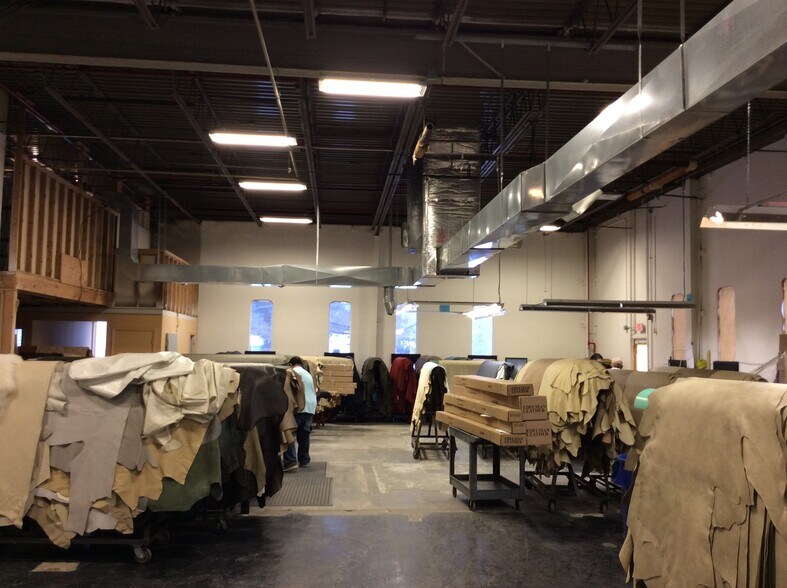 More Photos Of 80 Pickett District Rd, New Milford Manufacturing For Lease