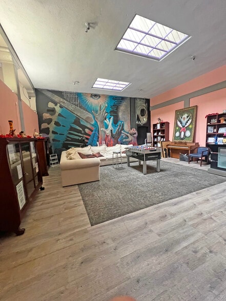 More Photos Of 601 E Montecito St, Santa Barbara Lodge Meeting Hall For Sale