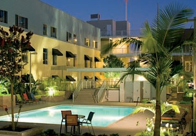 More Photos Of 110 S Harbor Blvd, Anaheim Apartments For Lease