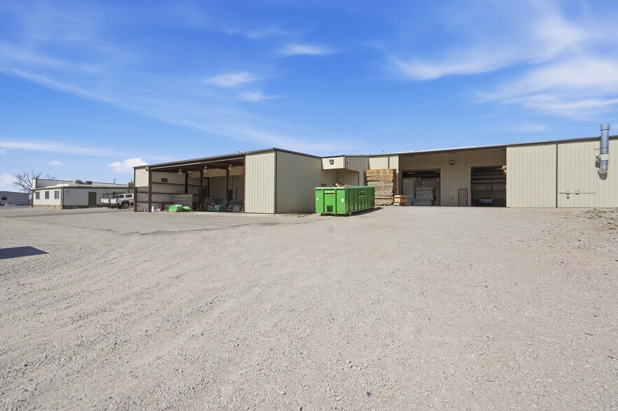 More Photos Of 14220 S Meridian Ave, Oklahoma City Warehouse For Sale