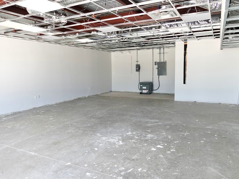 More Photos Of 2651 University ave, Georgetown Storefront Retail Office For Lease