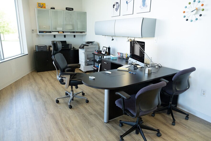 More Photos Of 4060 29th St SE, Kentwood Freestanding For Lease