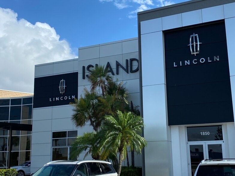 More Photos Of 1800-1850 E Merritt Island Cswy, Merritt Island Auto Dealership For Sale