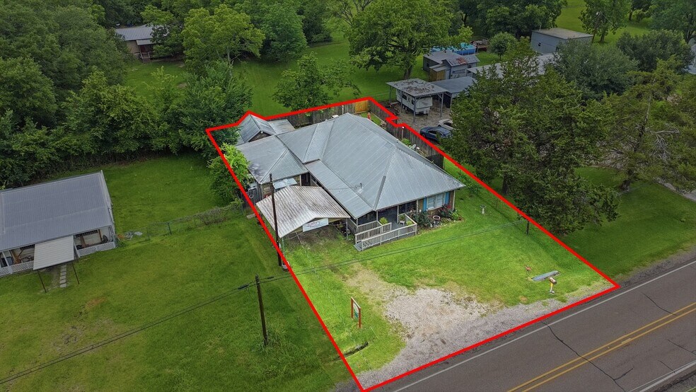 More Photos Of 9282 State Highway 75 S, New Waverly Freestanding For Sale
