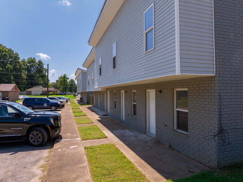 More Photos Of 961 Old Hickory Blvd, Jackson Apartments For Sale