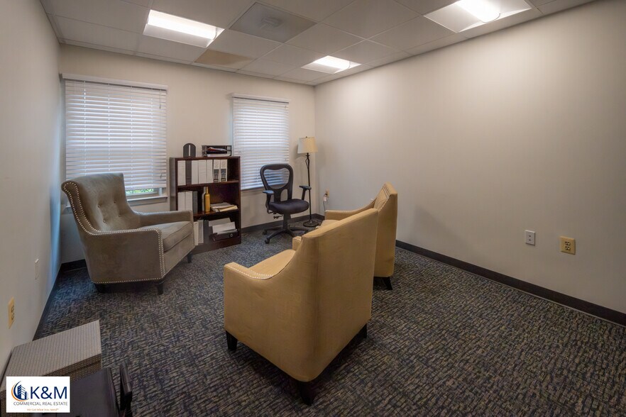 More Photos Of 4151-4165 Chain Bridge Rd, Fairfax Office For Sale
