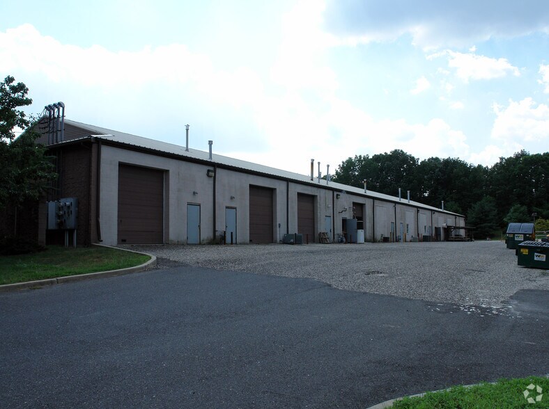 More Photos Of 301-321 Pinedge Dr, Berlin Unknown For Lease