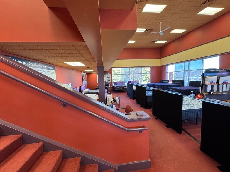 More Photos Of 2501 William Penn Hwy, Easton General Retail For Lease