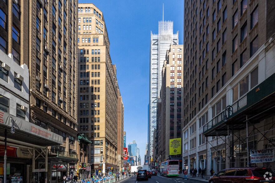 More Photos Of 589 Eighth Ave, New York Loft Creative Space For Lease