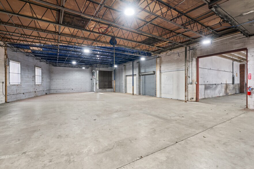 More Photos Of 1118 N Magnolia Ave, Ocala Warehouse For Sale