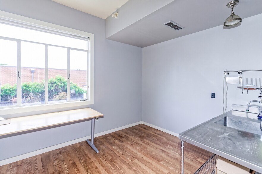 More Photos Of 2944 Webster St, Oakland Office For Sale