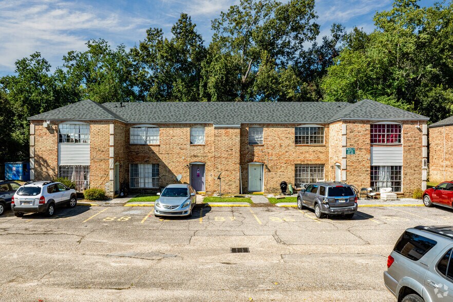 More Photos Of 1718 Boulevard De Province, Baton Rouge Multifamily For Sale