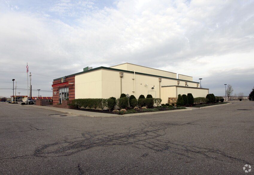 More Photos Of 9436 SR-14, Streetsboro Restaurant For Sale