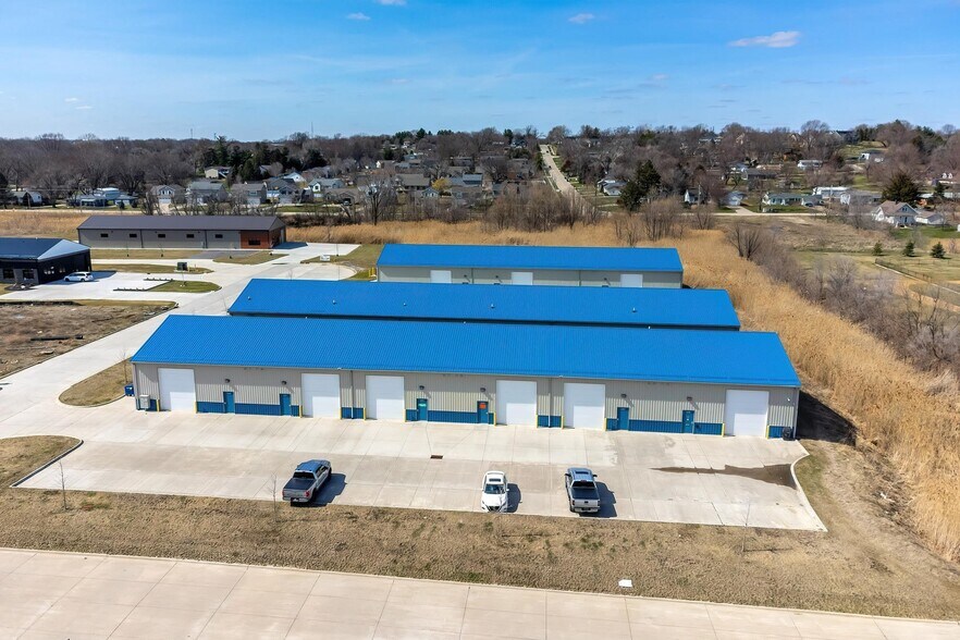 Primary Photo Of 3249-3257 Moencks Ct, Bettendorf Warehouse For Lease
