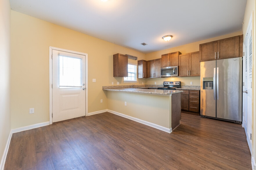 More Photos Of 156 Silver St, Tullahoma Apartments For Sale