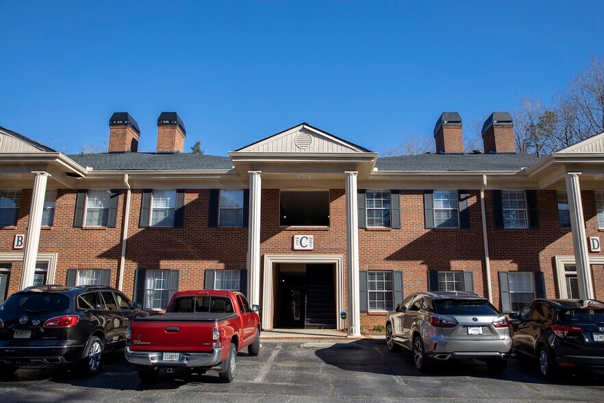 More Photos Of 425 E Crossville Rd, Roswell Office For Sale