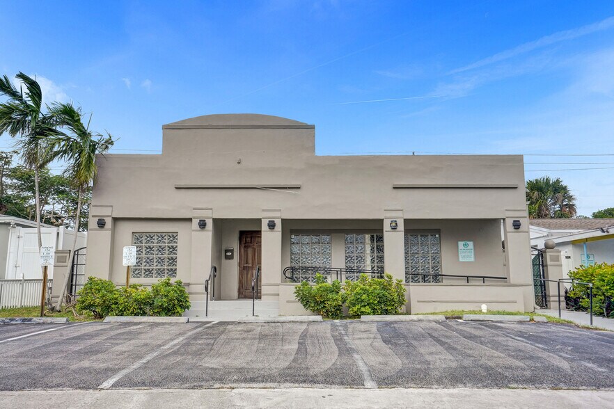 More Photos Of 51 E Commercial Blvd, Fort Lauderdale Medical For Sale