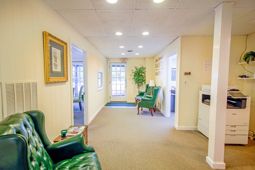 More Photos Of 3211 Old Forest Rd, Lynchburg Office For Sale