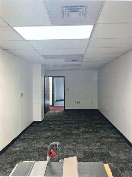 More Photos Of 1020 Woodman Dr, Dayton Office For Lease