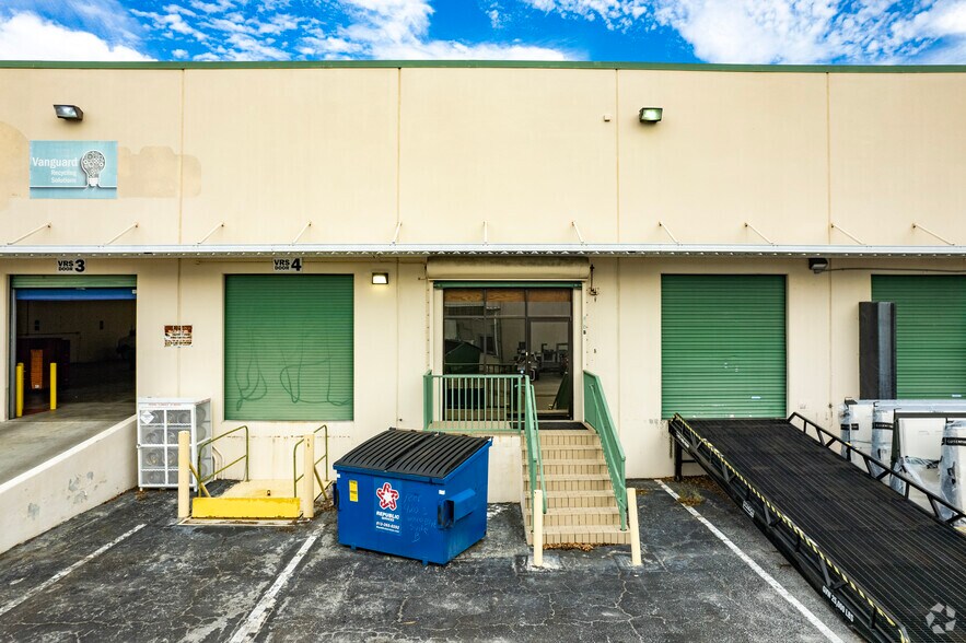 More Photos Of 420 S Ware Blvd, Tampa Warehouse For Lease