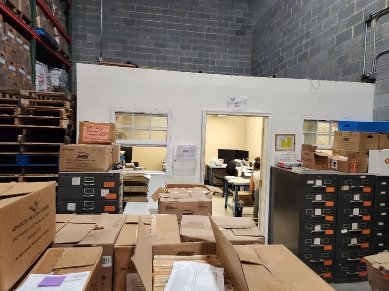 More Photos Of 10617 Southern Loop Blvd, Pineville Light Manufacturing For Lease