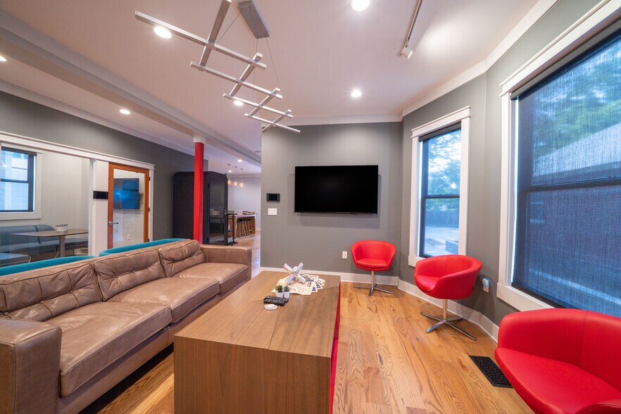 More Photos Of 152 N Tucker St, Memphis Loft Creative Space For Sale