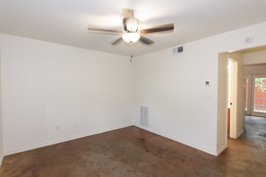 More Photos Of 114 Scofield Ave, Johnson City Apartments For Sale