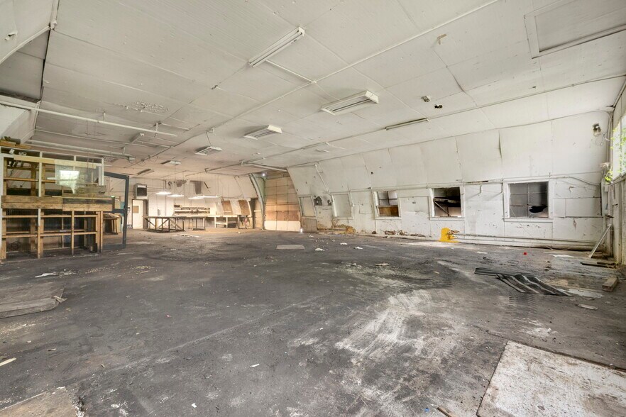 More Photos Of 310 Argonne Rd, Warsaw Warehouse For Sale