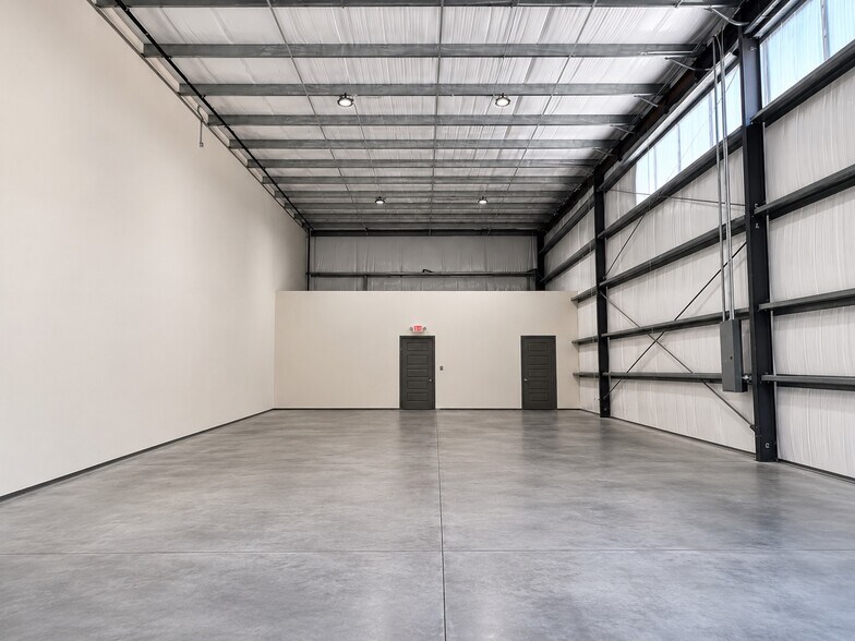 More Photos Of 28408 Sweetgum Rd, Magnolia Warehouse For Lease
