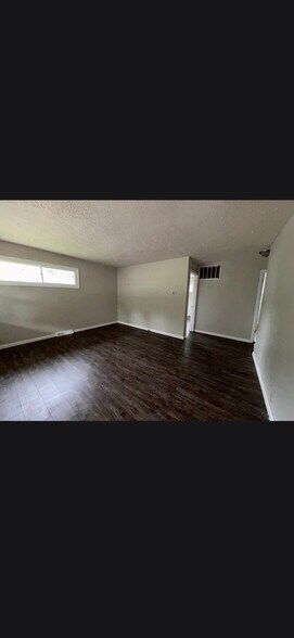 More Photos Of 315 10th St, Tell City Apartments For Sale
