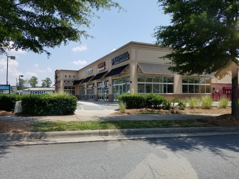 More Photos Of 842 Williamson Rd, Mooresville Unknown For Lease